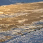 comment-saupoudrer-de-la-glace-sur-les-chemins-les.webp.webp